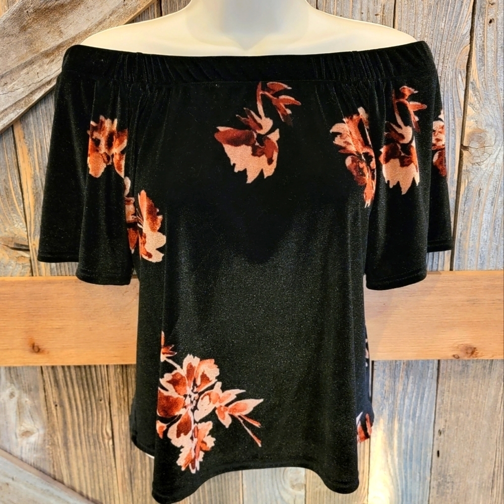 bke boutique Velour Floral Off Shoulder Crop Top Blouse short sleeve small S EUC